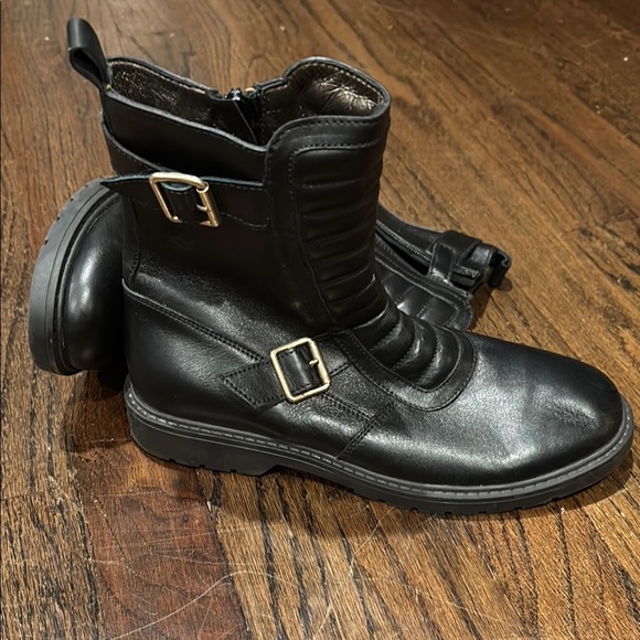 Naturino Black Combat Boots with Buckle Straps (size 36) - Picture 4 of 4